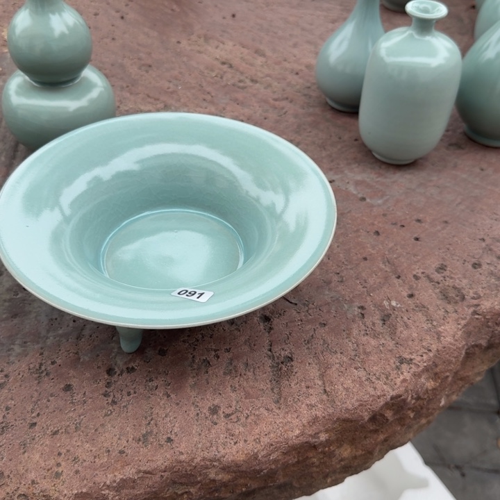 非***苗摆件三足撇口渣斗