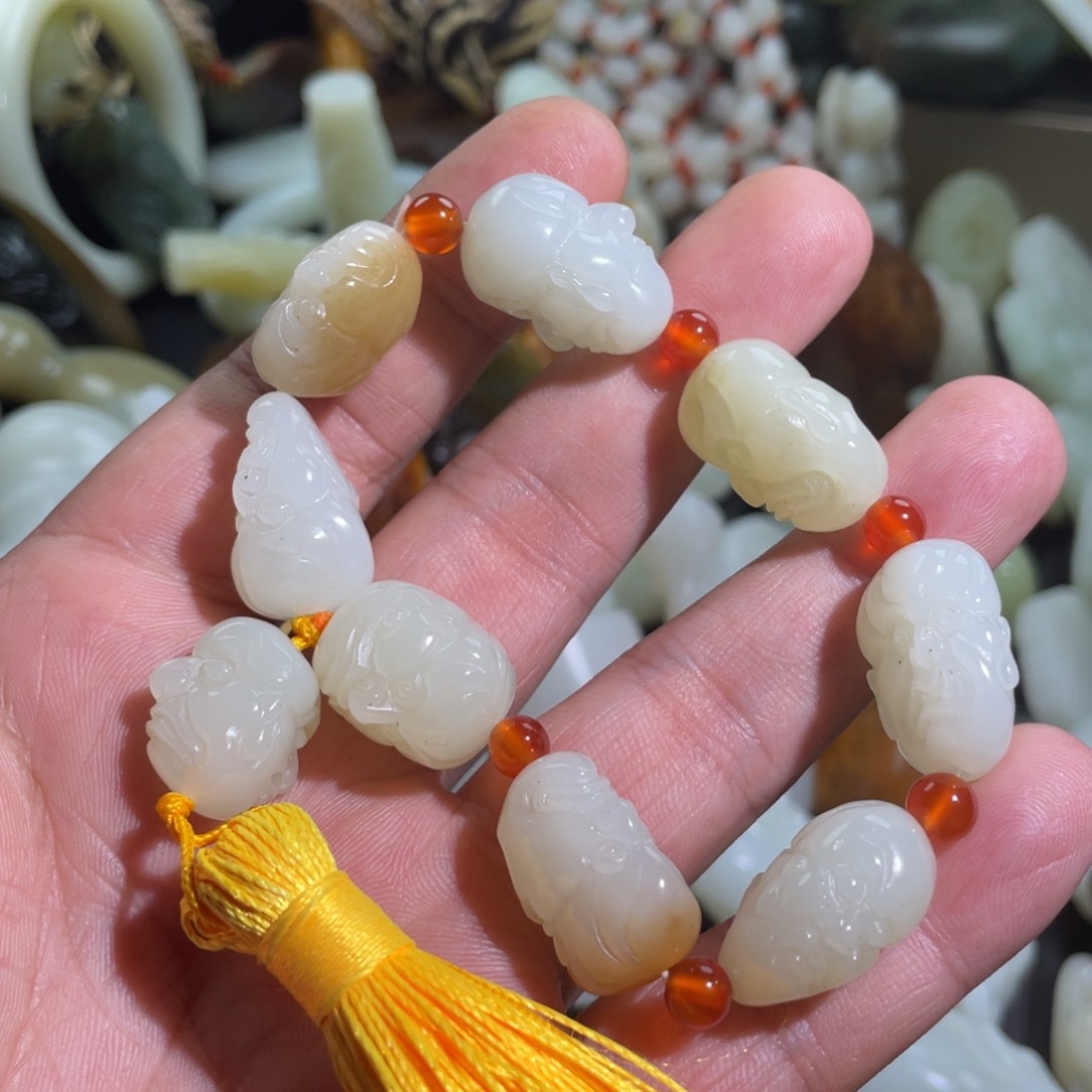 和田玉颈饰未镶嵌