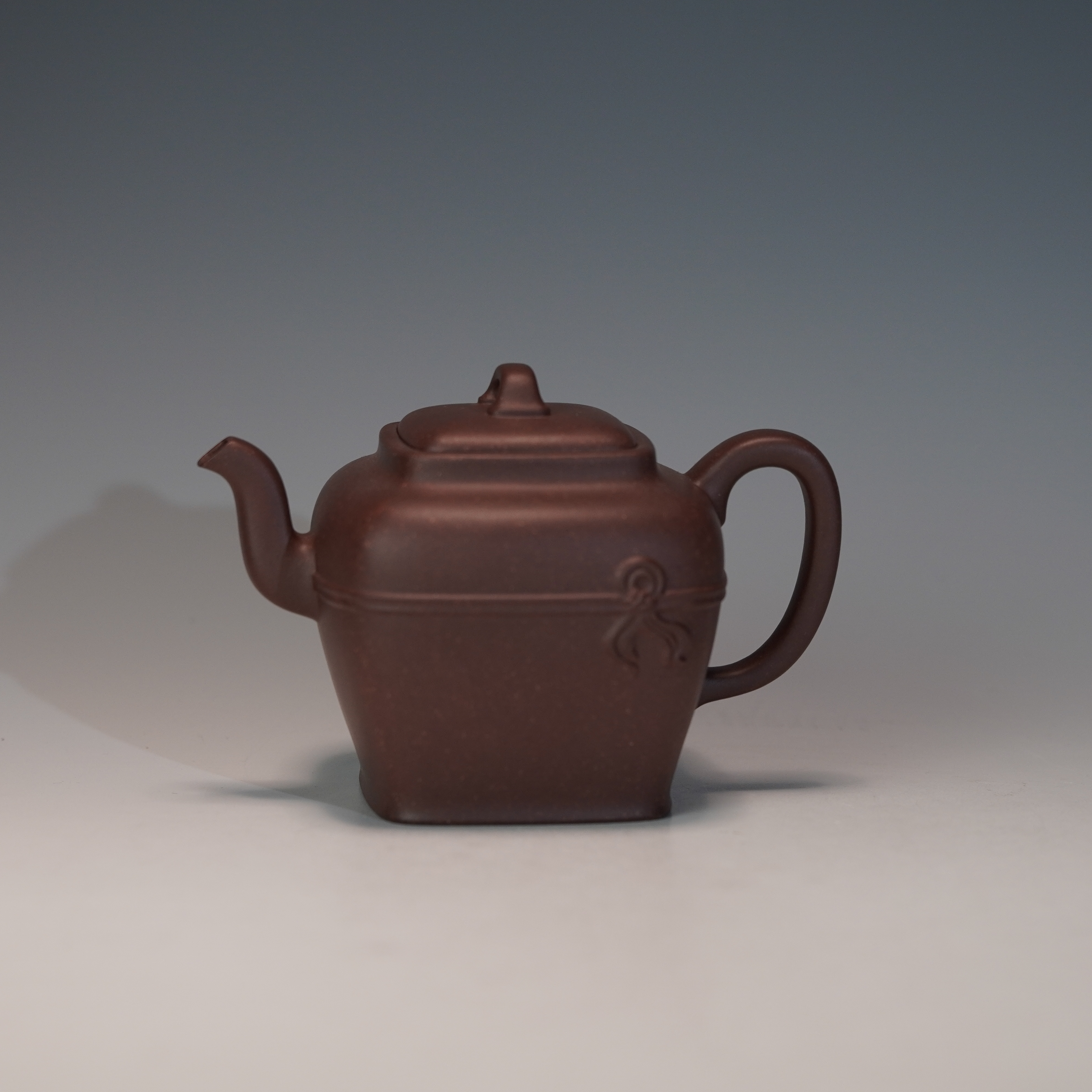 lot. 22365 张涛 紫泥四方系带 230cc