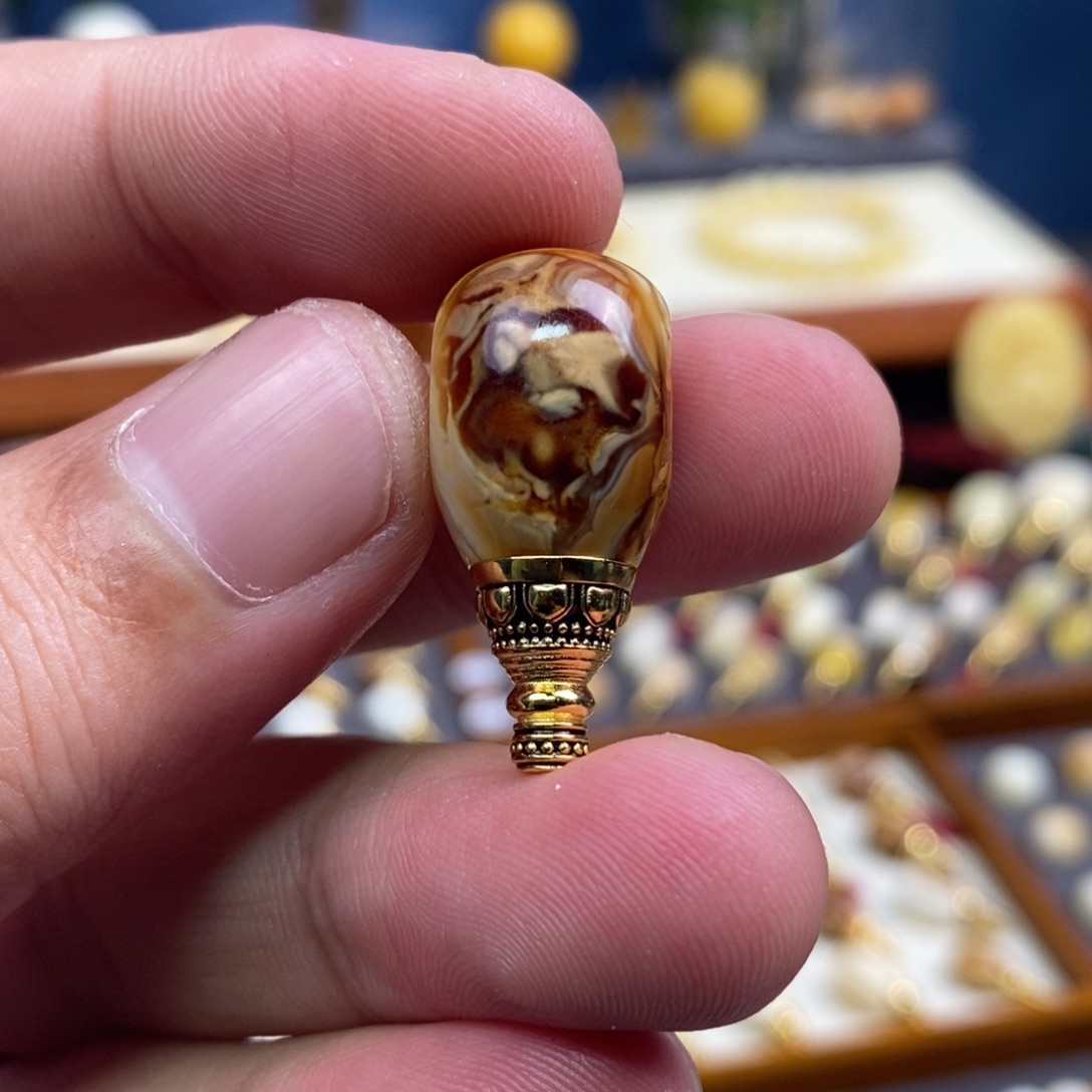 尤***涛蜜蜡未镶嵌裸石配饰三通