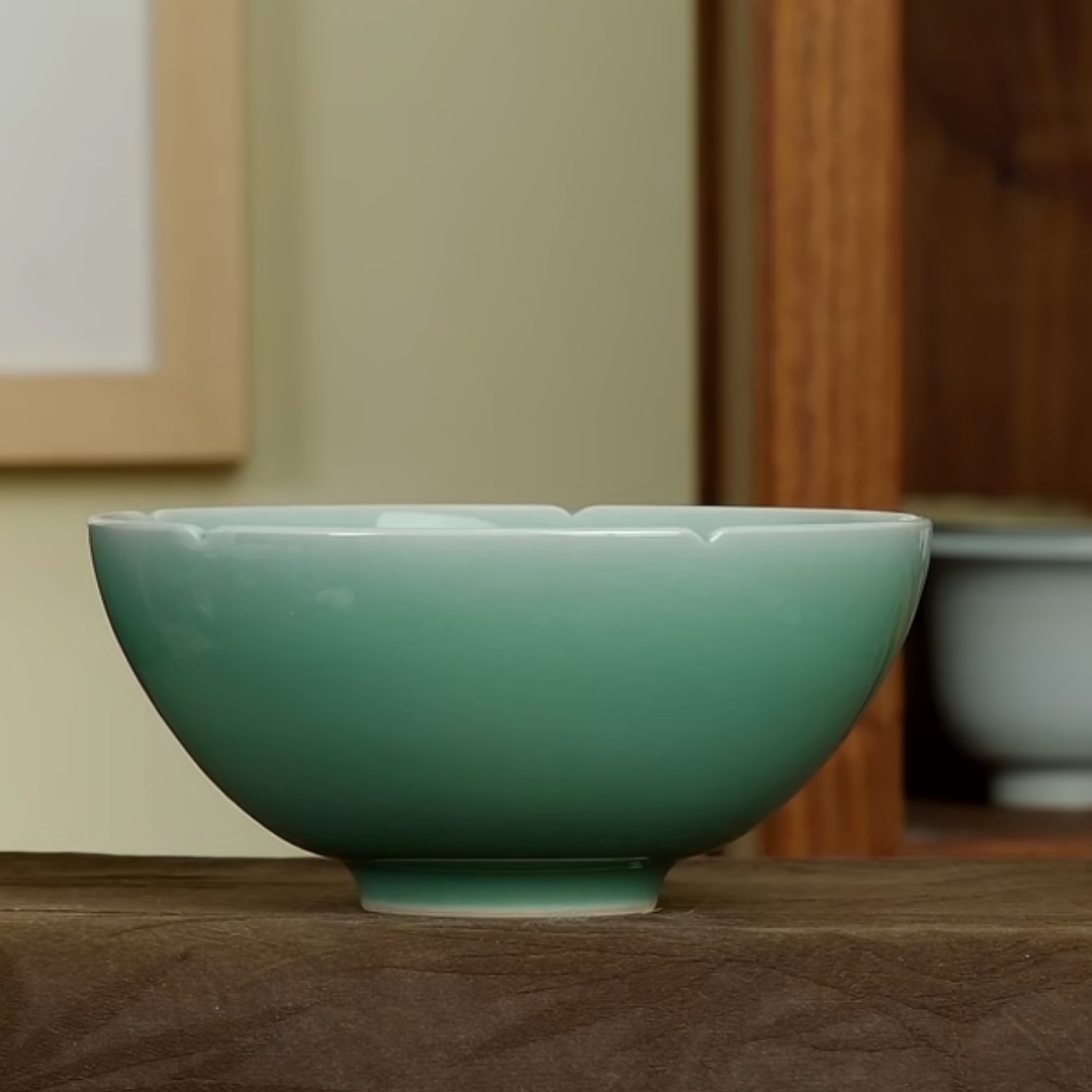 梅子青碗周贝抹茶盏龙泉青瓷茶盏梅子青葵口杯个人茶具陶瓷复刻
