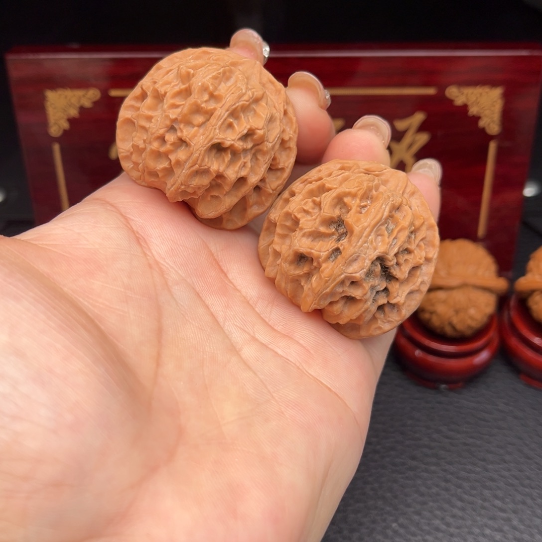 文玩核桃吊坠苹果