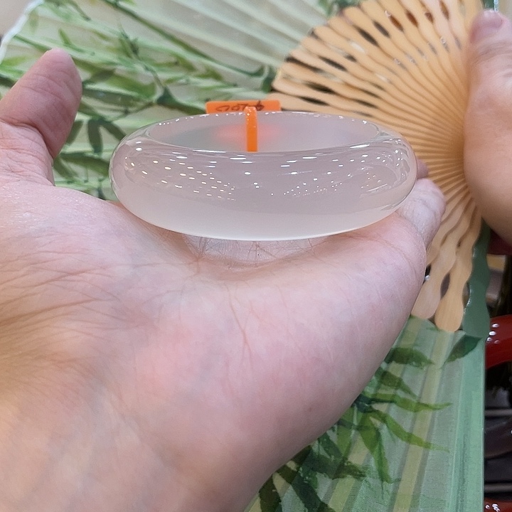 玛瑙/玉髓手镯未镶嵌东****店