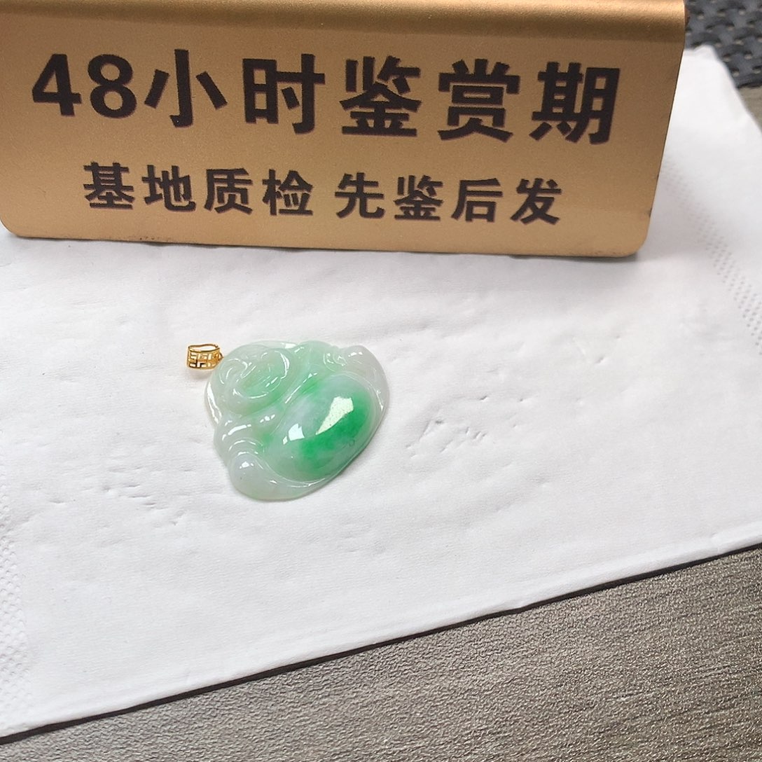 颈饰18K金镶嵌翡翠佛
