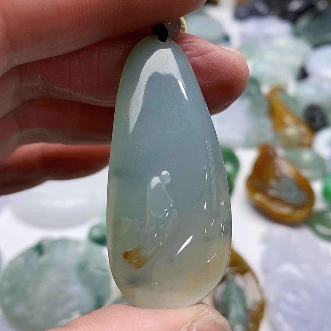 翡翠颈饰未镶嵌悟道