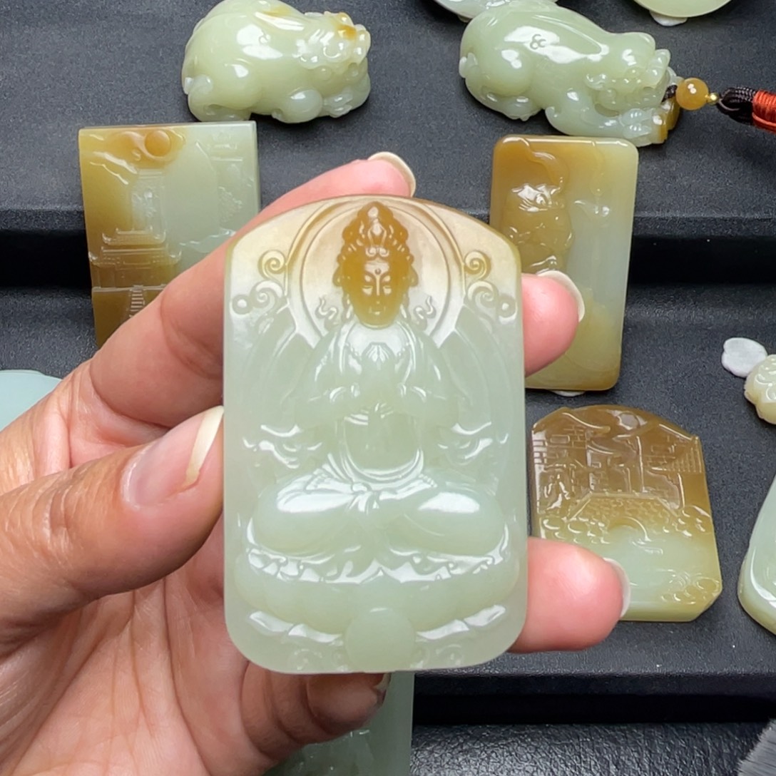 权***限和田玉（糖玉）未镶嵌颈饰
