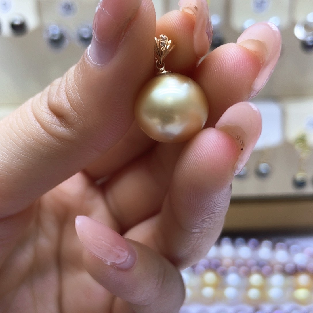 海水珍珠颈饰18K金镶嵌