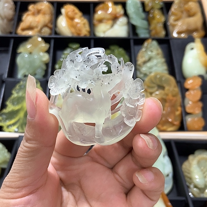 未镶嵌蛇纹石玉挂件
