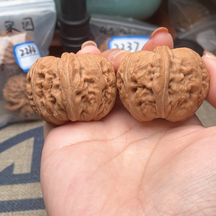 文玩核桃吊坠2211号全品元宝44