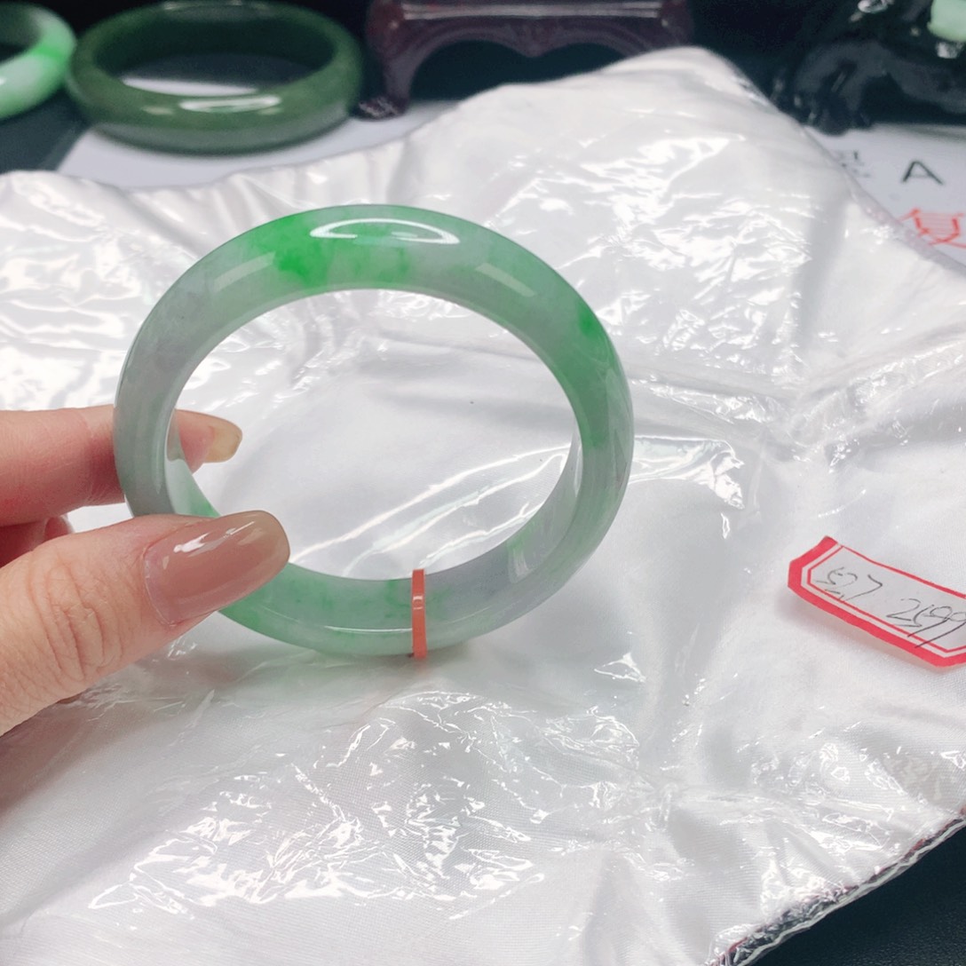 翡翠手镯未镶嵌缅甸天然A货翡翠