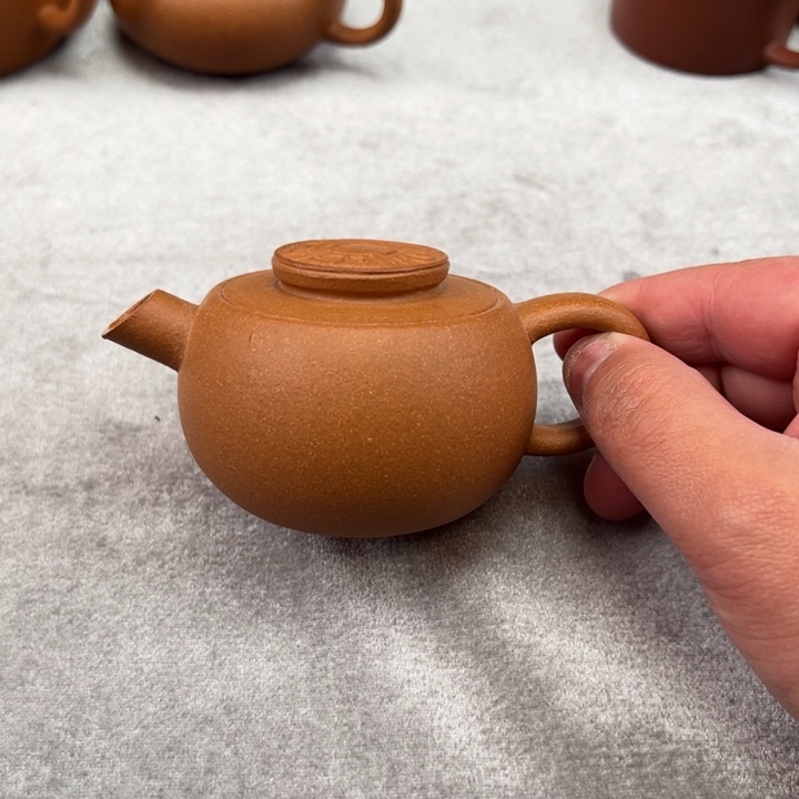紫砂茶壶黄金段巨轮100cc