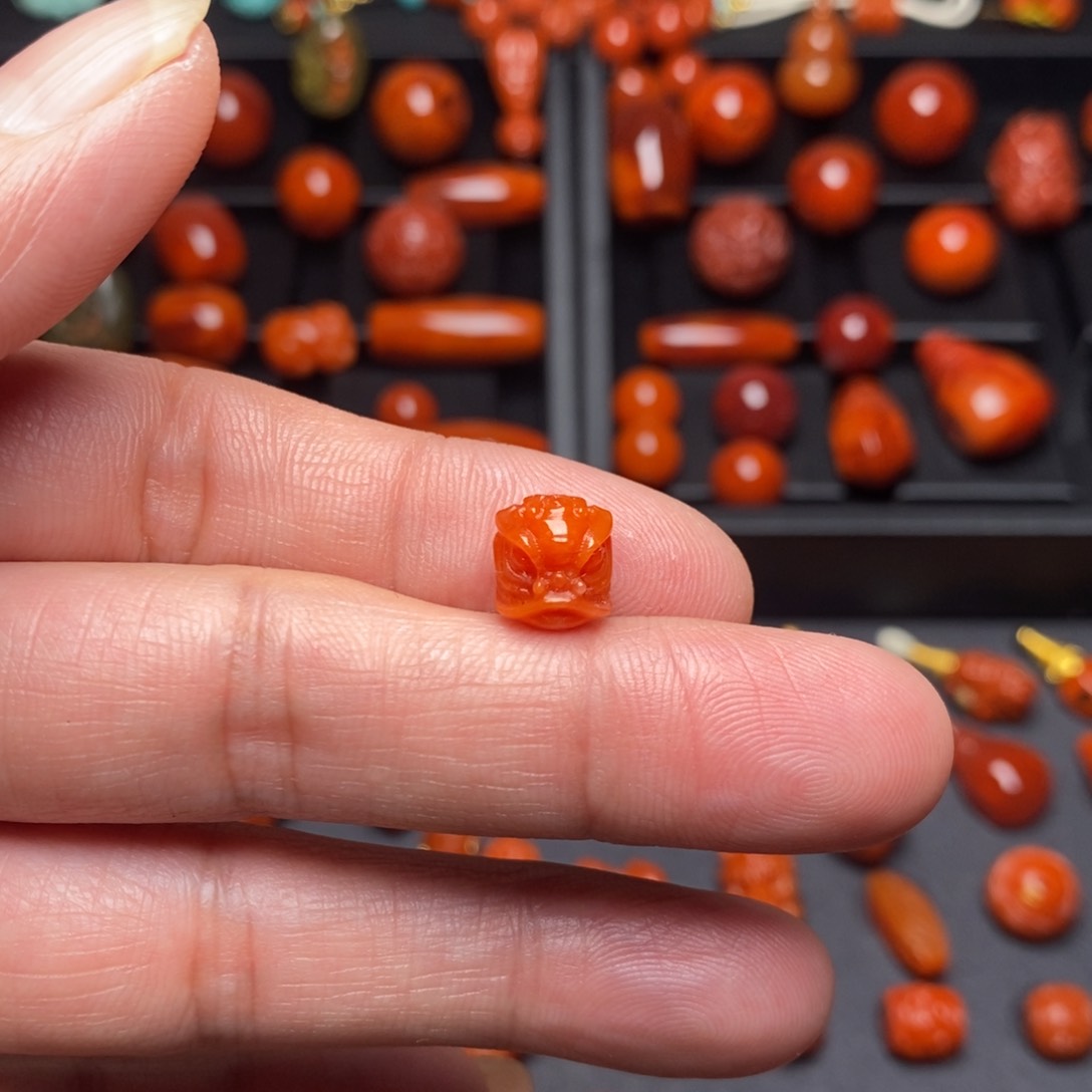 南红玛瑙精工配饰未镶嵌不**.