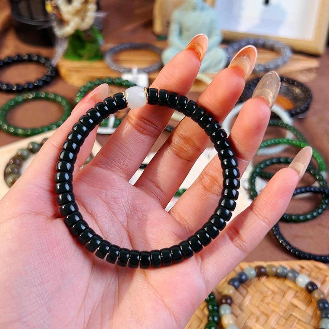 和田玉未镶嵌手串