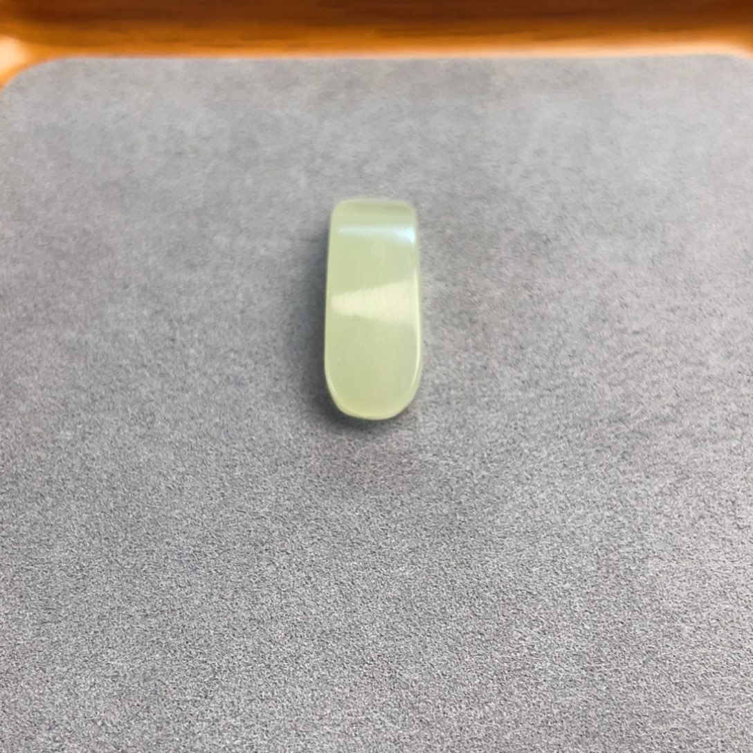 钮***杨吊坠(不含链)未镶嵌和田玉