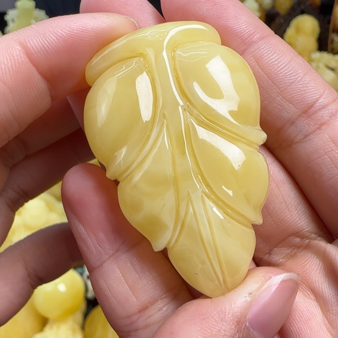 蜜蜡未镶嵌珠宝奇石