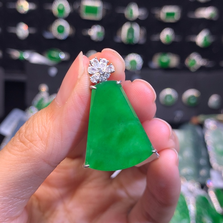 【闪购商品】翡翠银S925镶嵌吊坠(不含链)天然翡翠