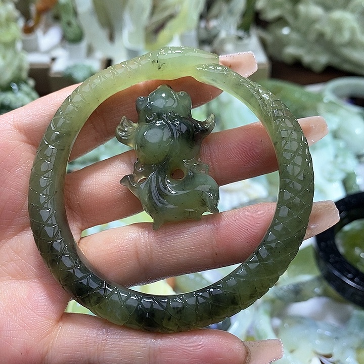 岫玉岫玉手镯未镶嵌