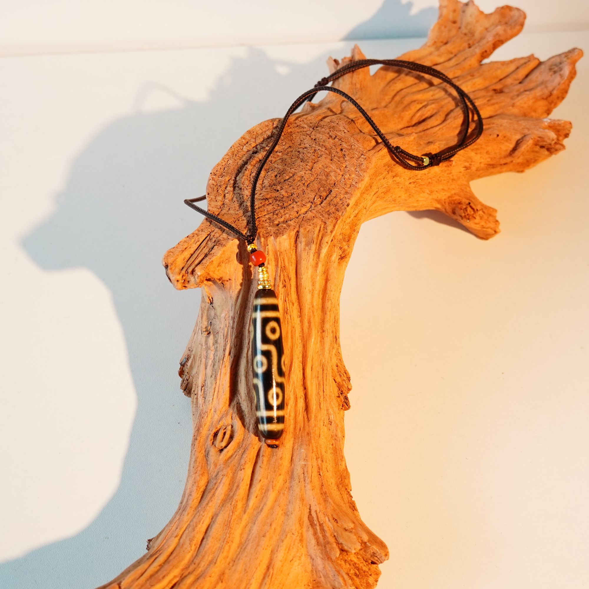 TZ825天然玛瑙牙黄折线九眼锁骨链吊坠可调节（多样性发货，发其一）