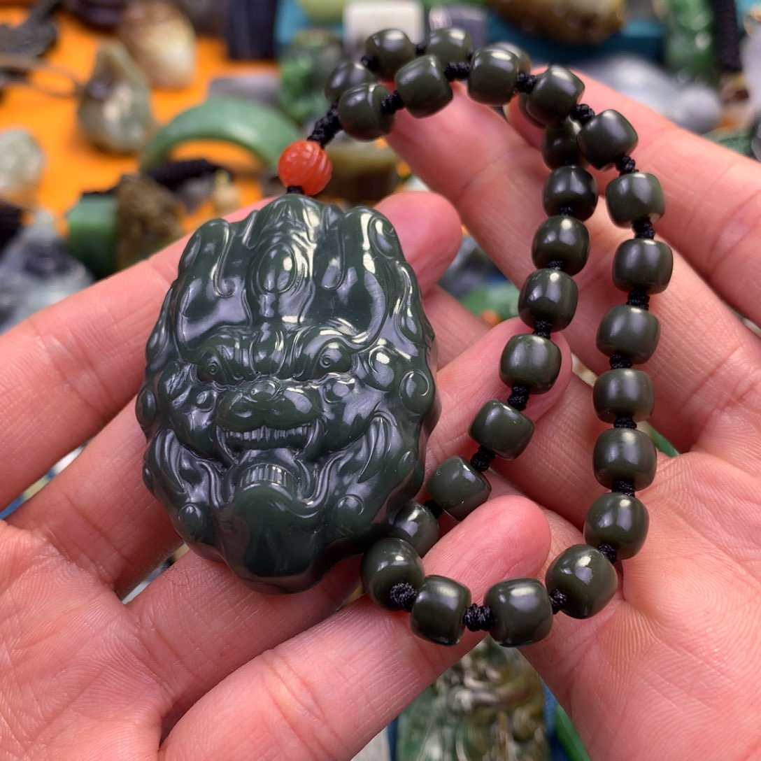 和田玉颈饰未镶嵌