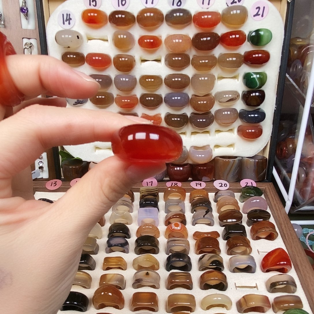 瓯***班玛瑙/玉髓未镶嵌戒指