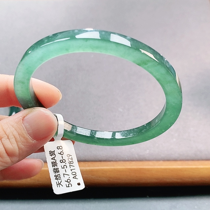 【闪购商品】翡翠手镯（圆镯）未镶嵌