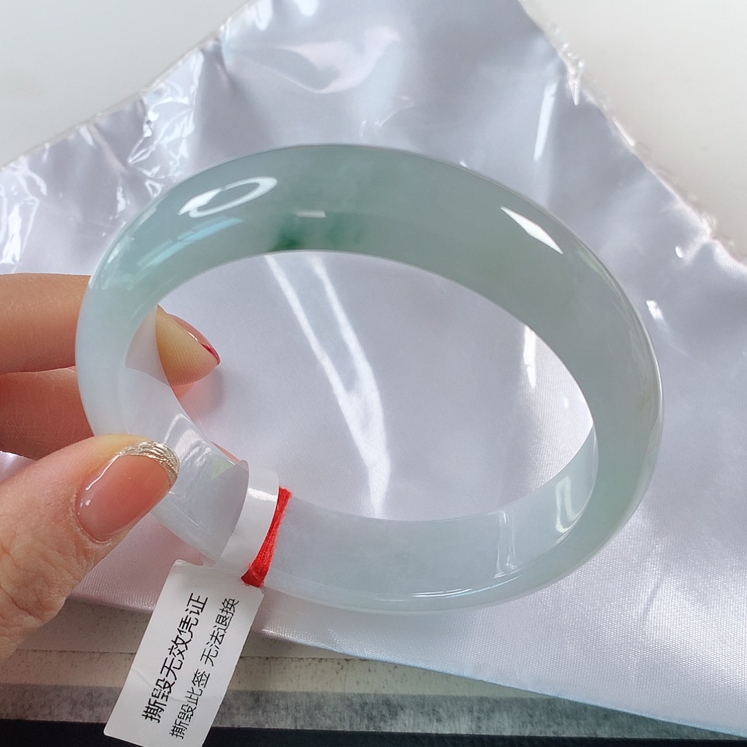 翡翠手镯未镶嵌一***: 正圈63