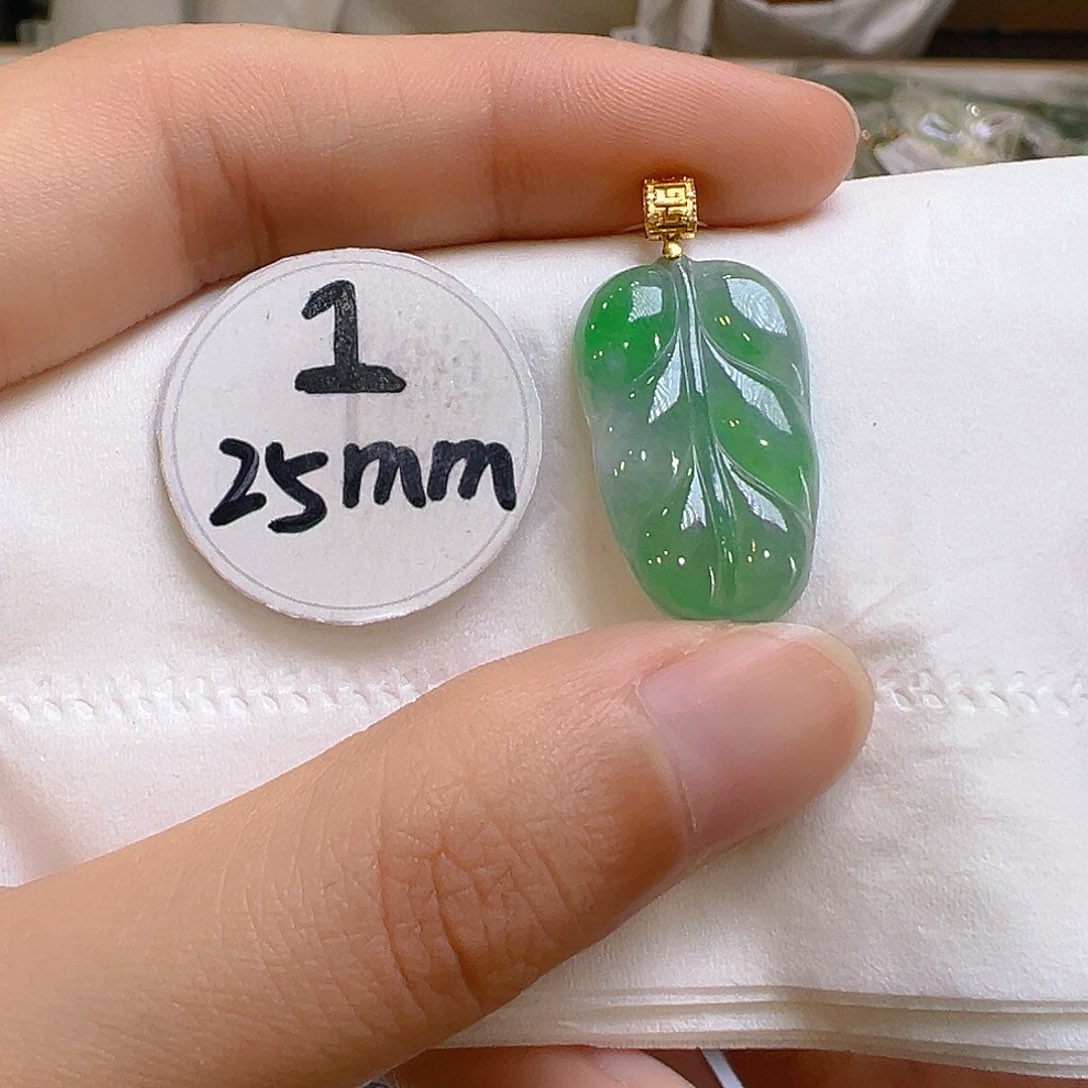 翡翠颈饰18K金镶嵌翡翠