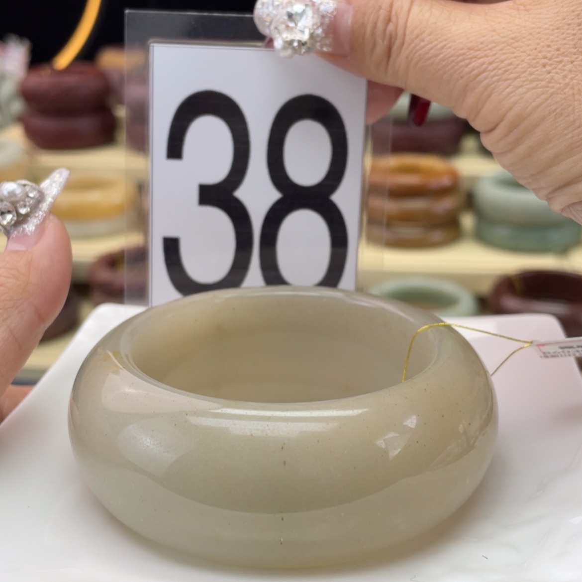 【闪购商品】石英质玉手镯未镶嵌