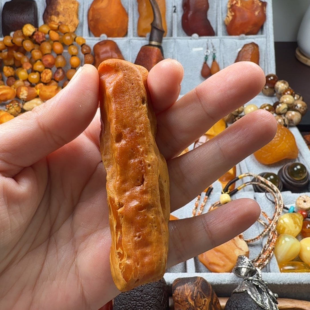 定制琥珀未镶嵌花蜡手把件