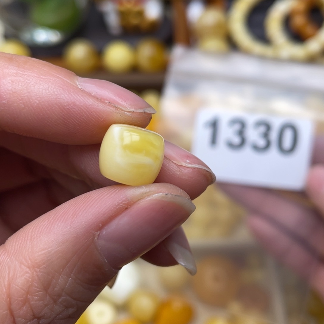 蜜蜡珠宝奇石未镶嵌皮坑10.5