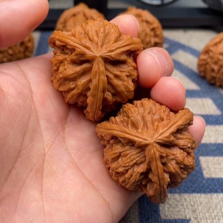 吊坠文玩核桃6****7三棱