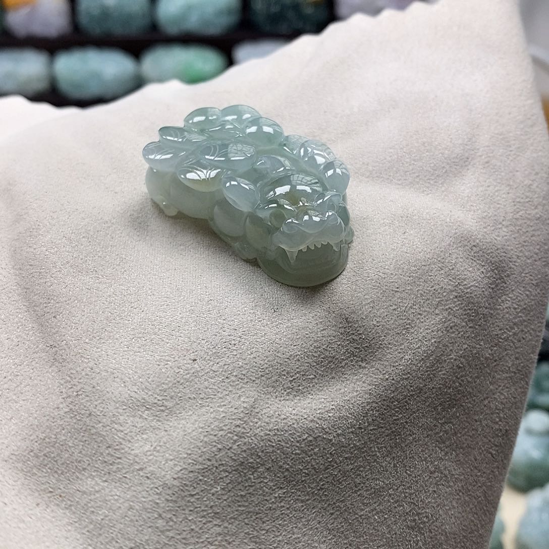 翡翠未镶嵌颈饰天然翡翠吊坠貔貅