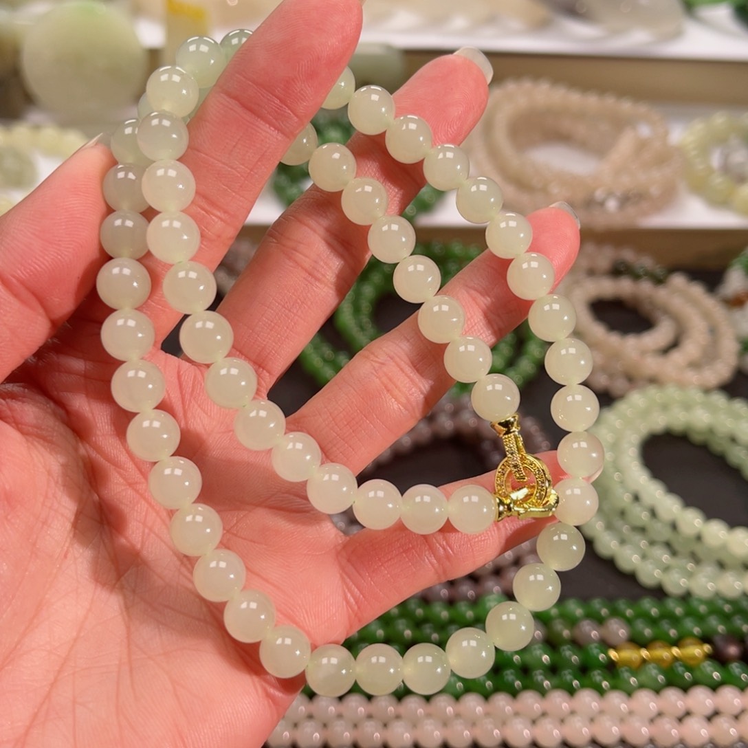 和田玉颈饰未镶嵌