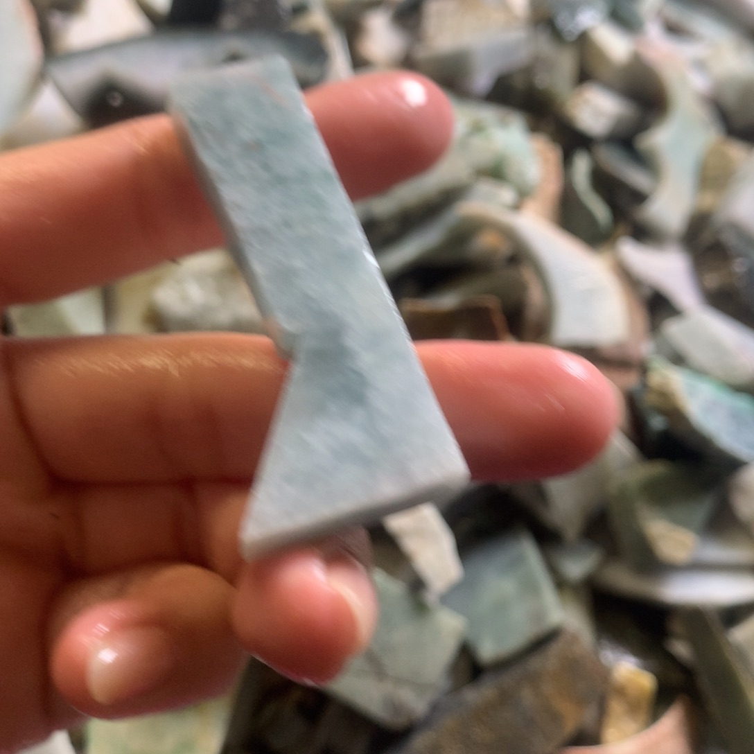 翡翠颈饰未镶嵌缅甸翡翠