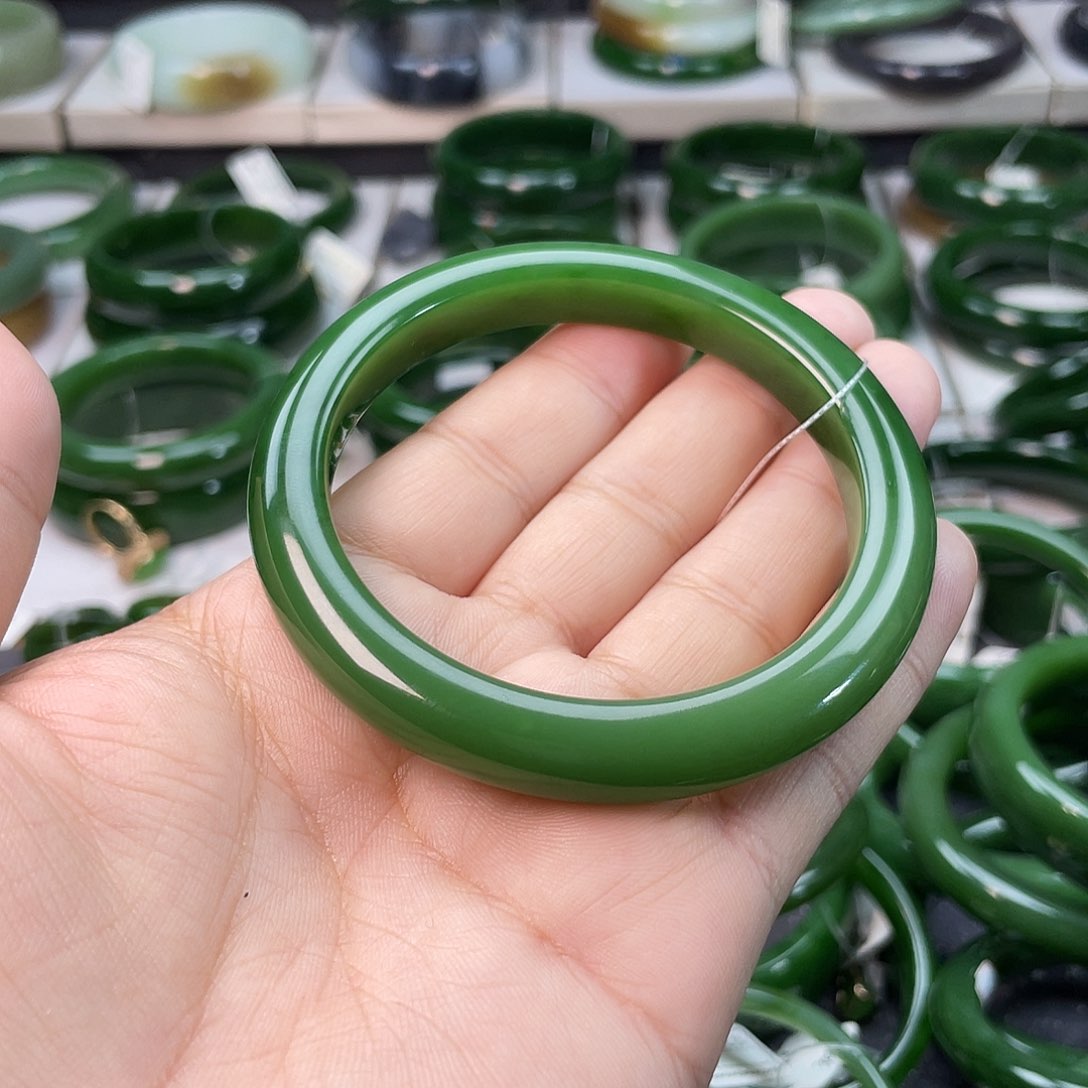 和田玉（碧玉）手镯未镶嵌