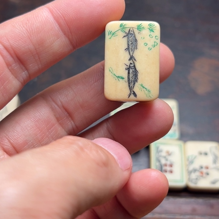 D***L实心竹雕刻手把件