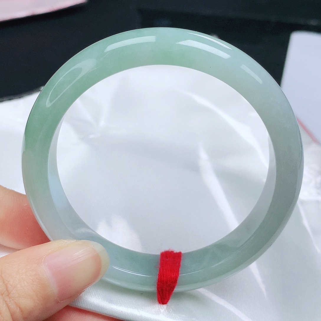 翡翠手镯未镶嵌正