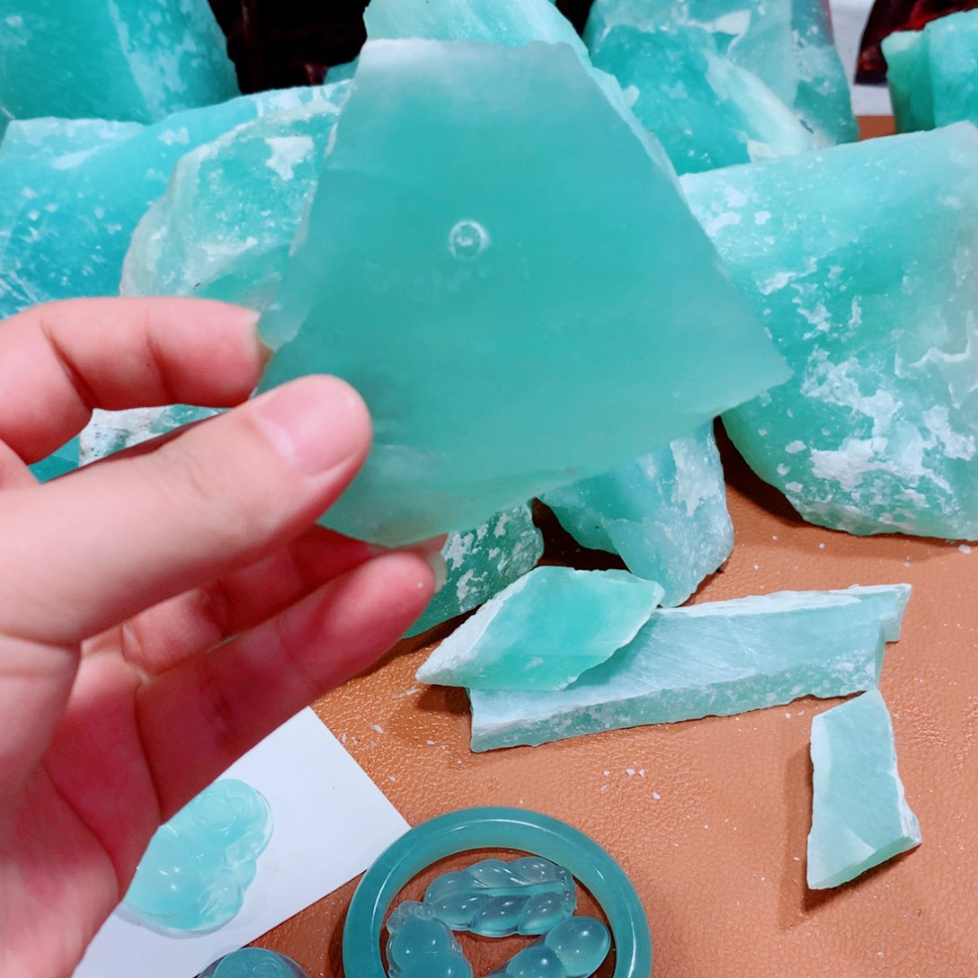 未镶嵌蛇纹石玉原石