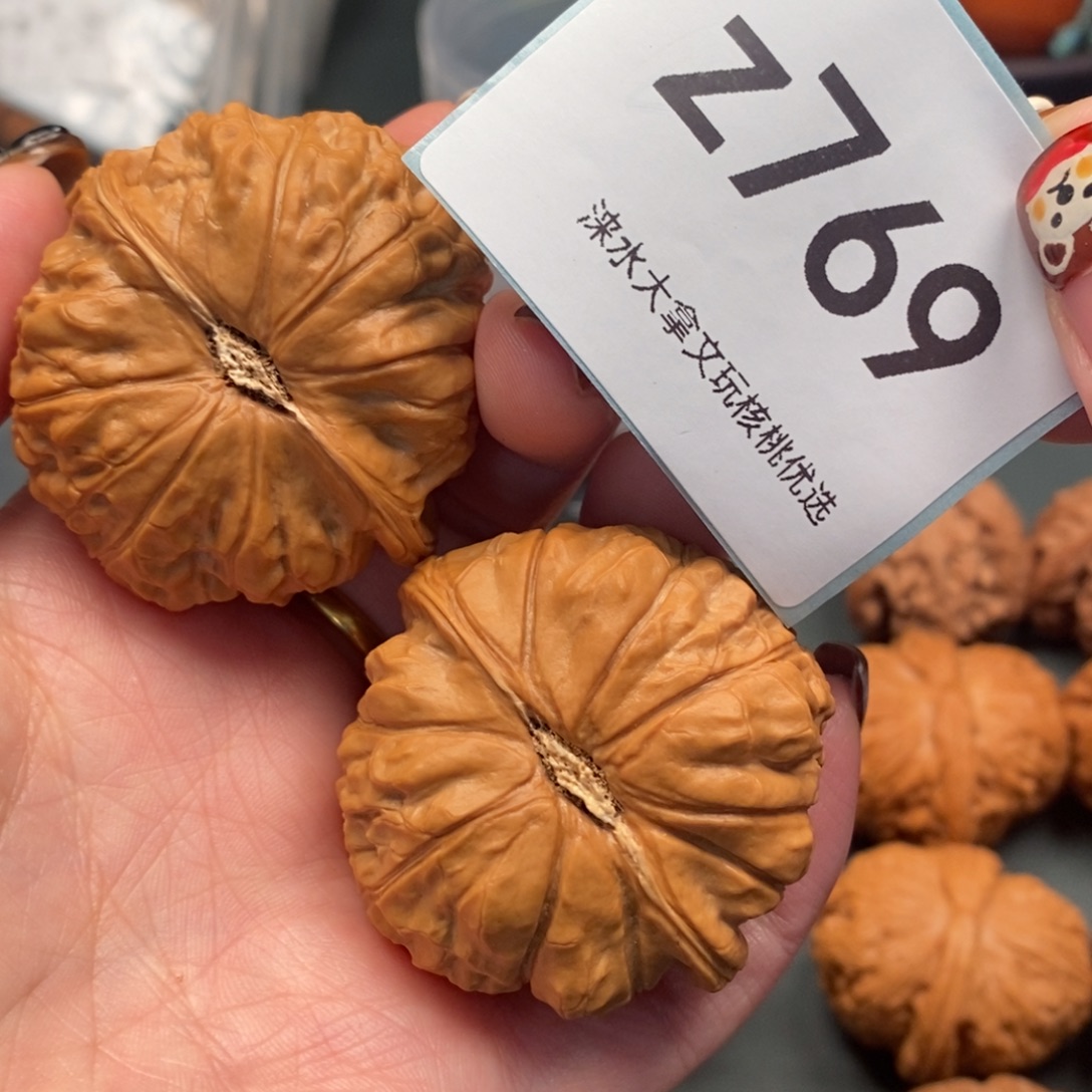 欣***文玩核桃把件45388769