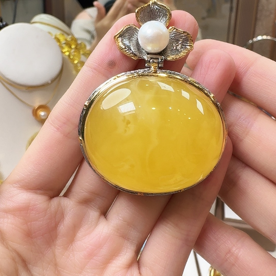 琥珀未镶嵌颈饰吊坠