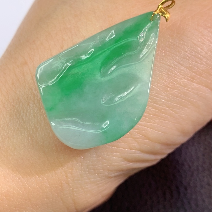 翡翠颈饰18K金镶嵌翡翠