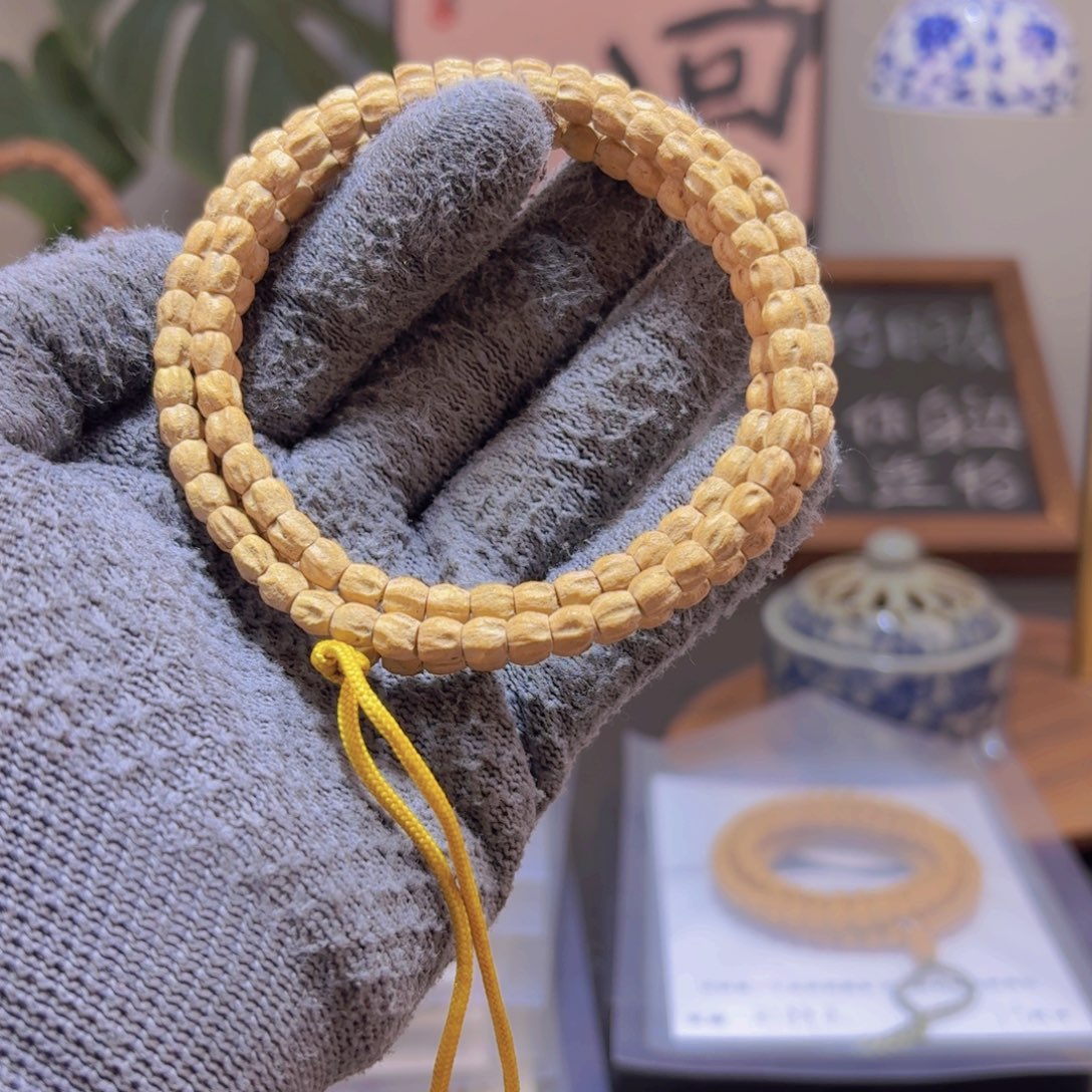 佟***佟柏香籽/百香籽吊坠