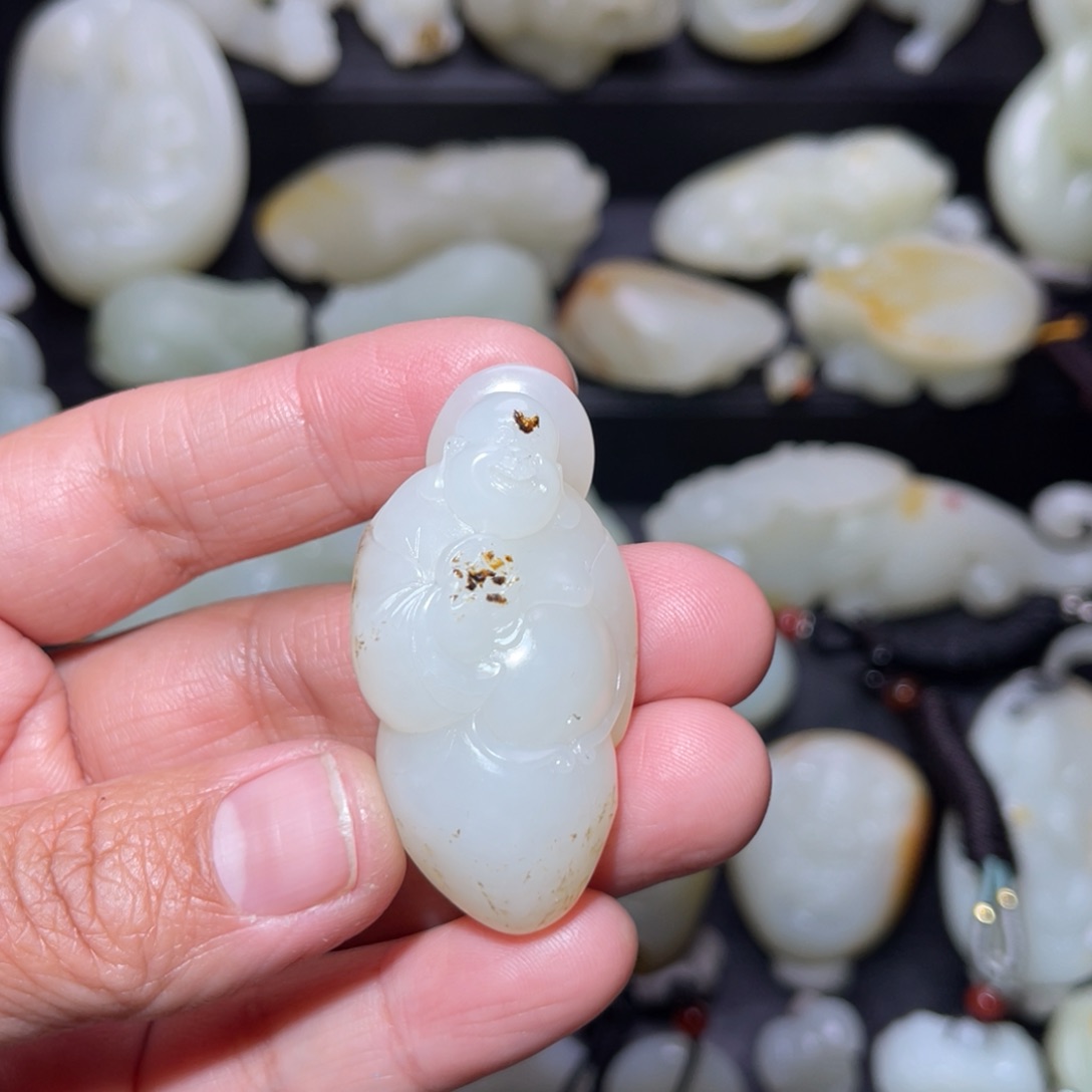 和田玉颈饰未镶嵌佛**边