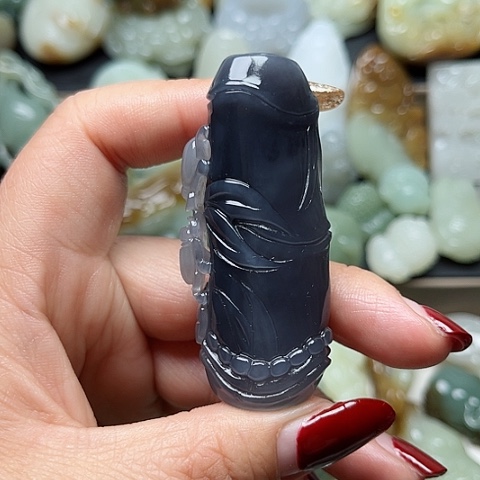 和田玉颈饰未镶嵌龍**人