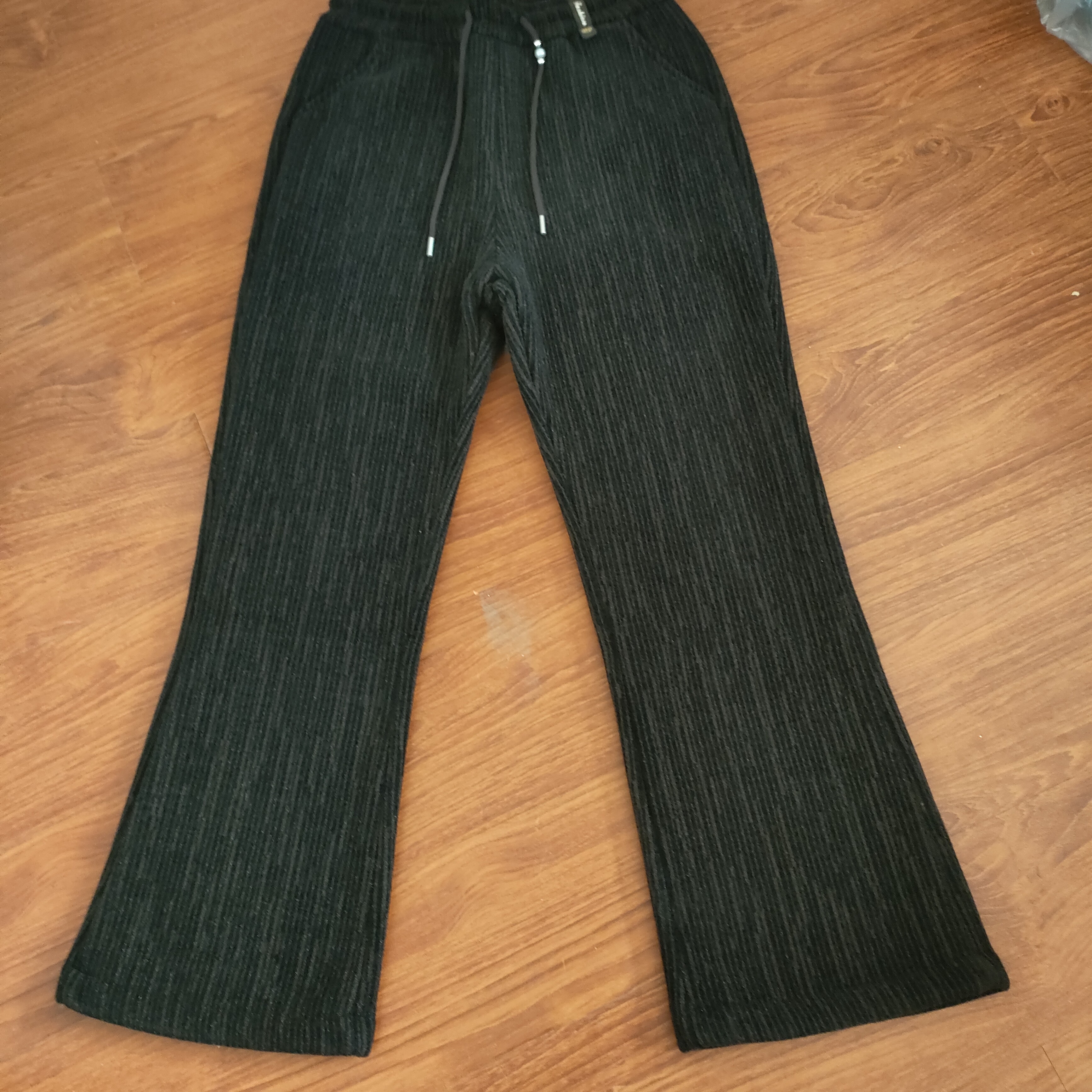 秋冬加绒加厚高腰显瘦微喇裤女休闲裤宽松百搭松紧腰喇叭长裤