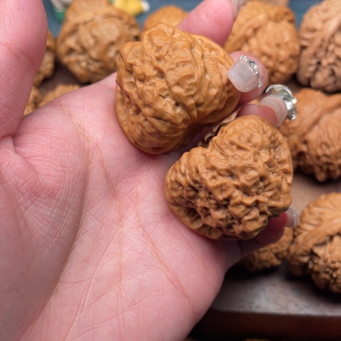 文玩核桃吊坠小*延庆肌肉蛙37.8