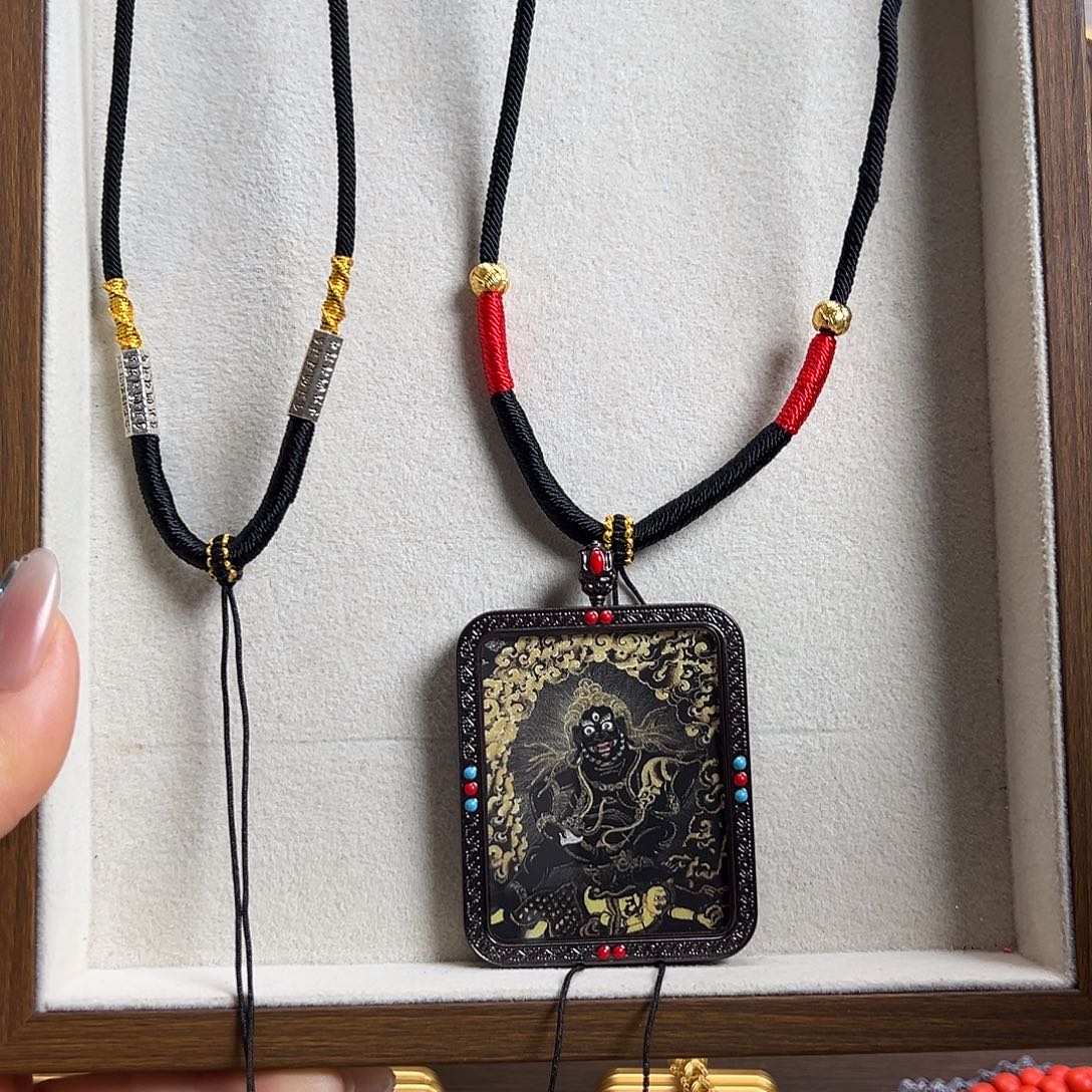 寒***鹤吊坠黑财神 黑莲花五条