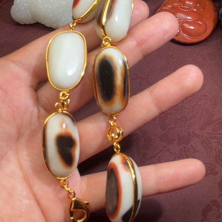 闺***元和田玉未镶嵌颈饰