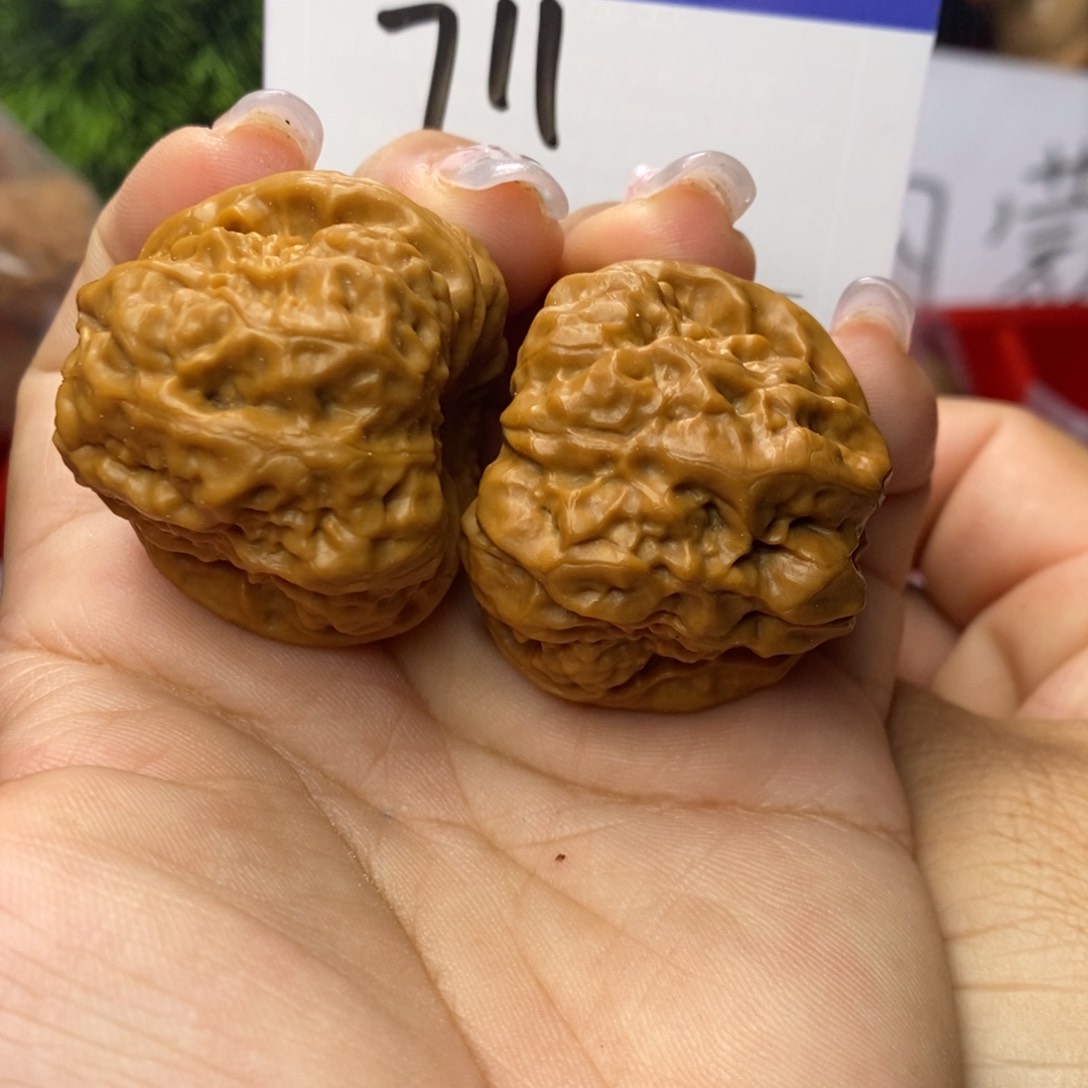 文玩核桃吊坠蛤蟆头。边38。丹