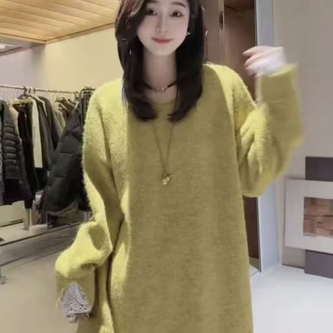 新款欧货韩系蕾丝拼接假两件宽松毛衣冬新款圆领软糯中长款针织衫